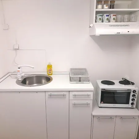 Aska Apartment *